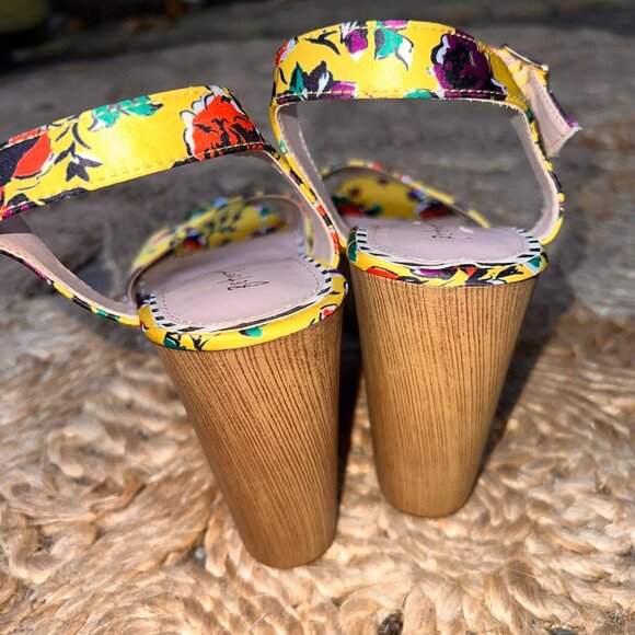 BETSEY JOHNSON Floral Opportunity Ankle strap heel - Picture 8 of 11